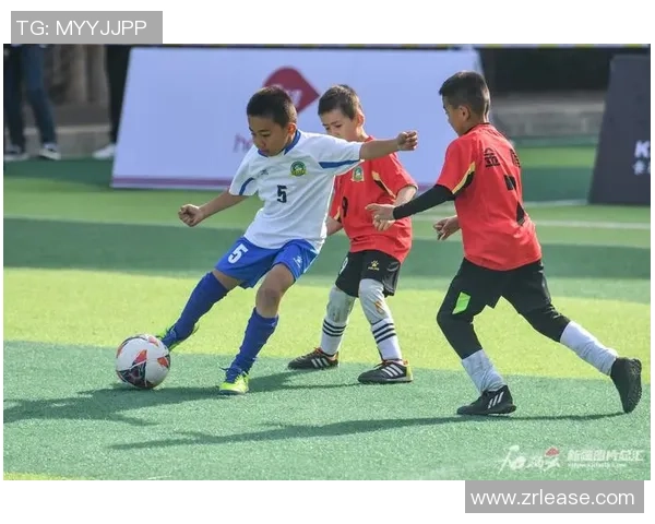 新疆足球明星风采展示与成就回顾的精彩瞬间合集