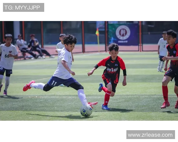 足球明星在商场的精彩瞬间大集合高清图片展示与背后故事分享